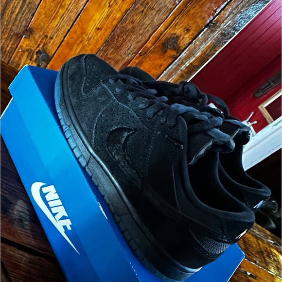 Nike Dunk Low /Af1 Undefeated ‘5 on it’ - Picture 3 of 5
